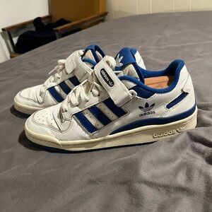 Vintage adidas sneakers